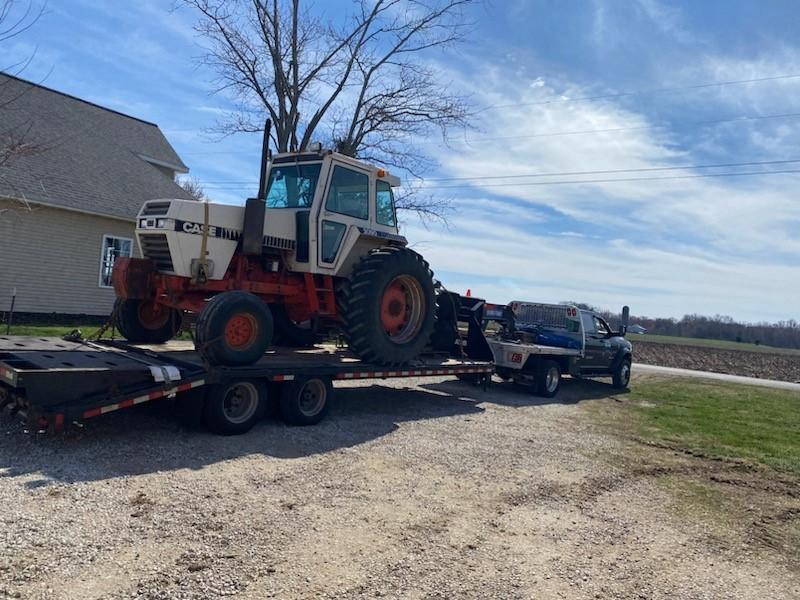 CASE 2090 TRACTOR WITH DUALS